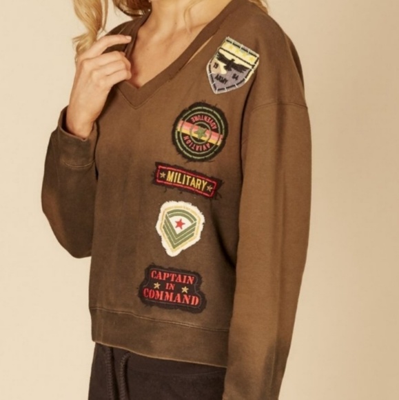 VINTAGE HAVANA - Slash V Neck Patch Sweatshirt - Picture 2 of 2